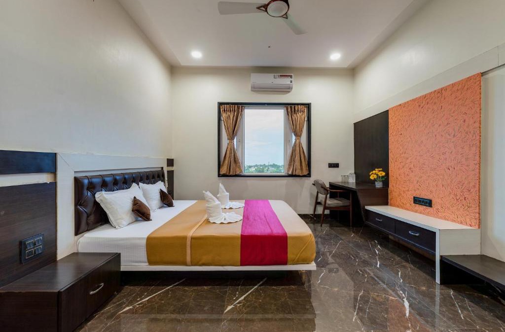 Dhule Hotel | Hotel Chandradeep Regency