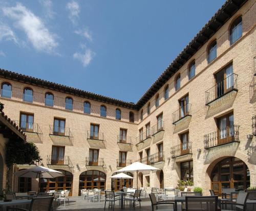 Daroca Hotel | Hotel Cienbalcones