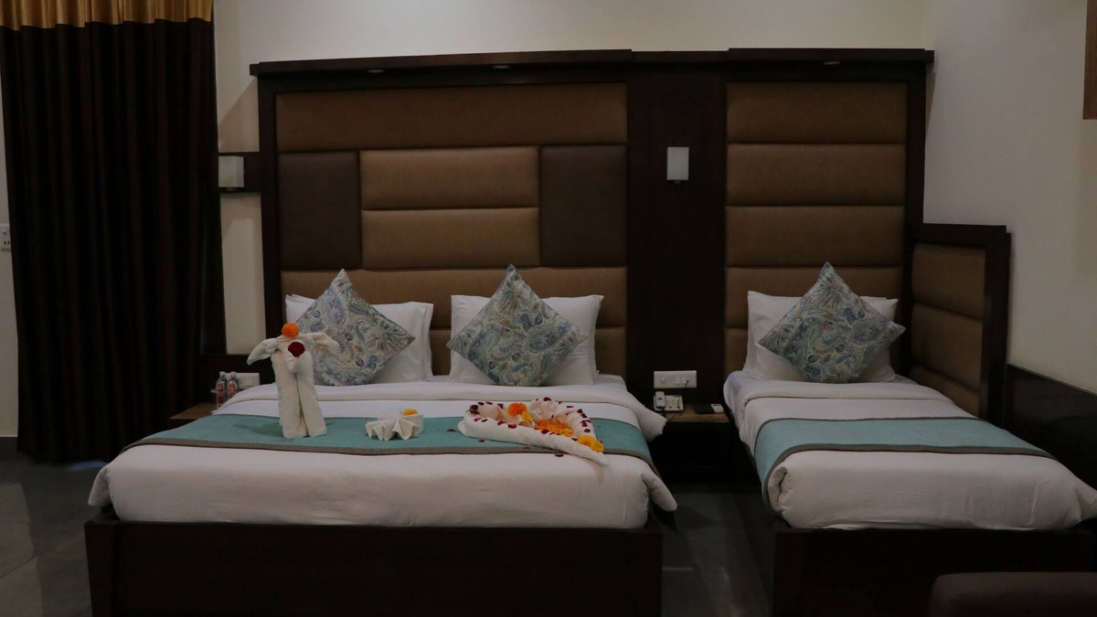 Bharatpur Hotel | Hotel Clarks Inn Express Bharatpur