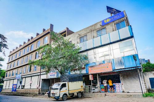 Wagholi Hotel | Hotel Classic Square