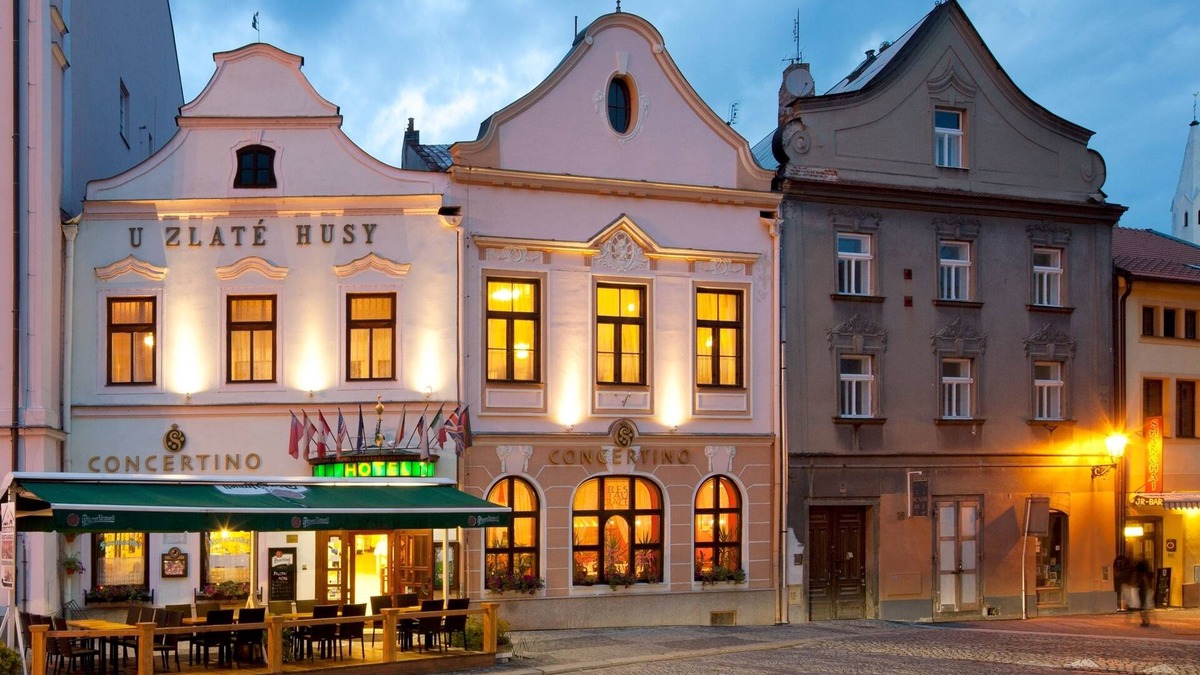 Jindrichuv Hradec Hotel | Hotel Concertino Zlatá Husa