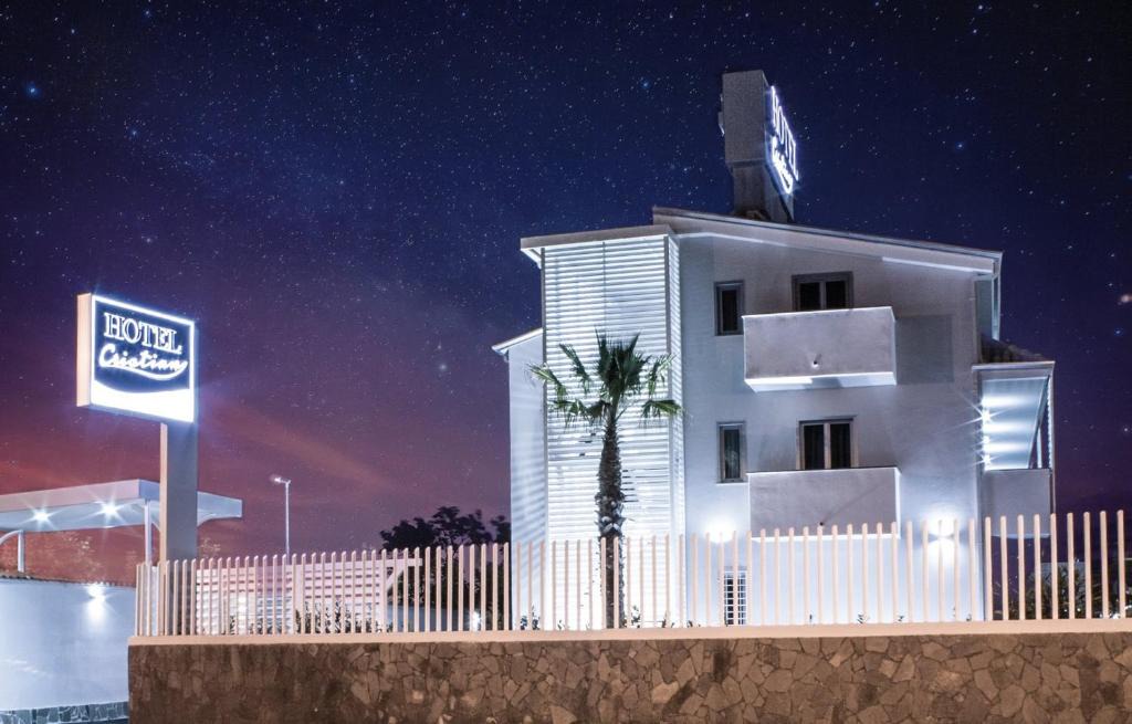 Licola Hotel | Hotel Cristian