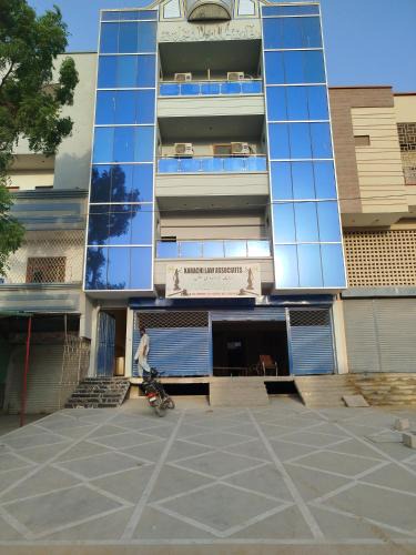 Karachi House | Hotel Crown Plaza, Near Karachi Airport, Darul sehat Hospital, Dow, Agha khan and Liaqat Hospital