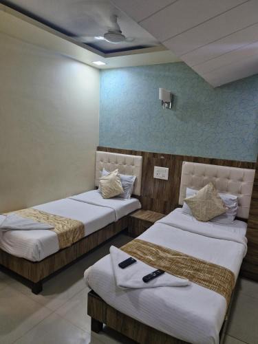Jogeshwari West Hotel | Hotel Crystal Park Near NESCO Exhibition Center