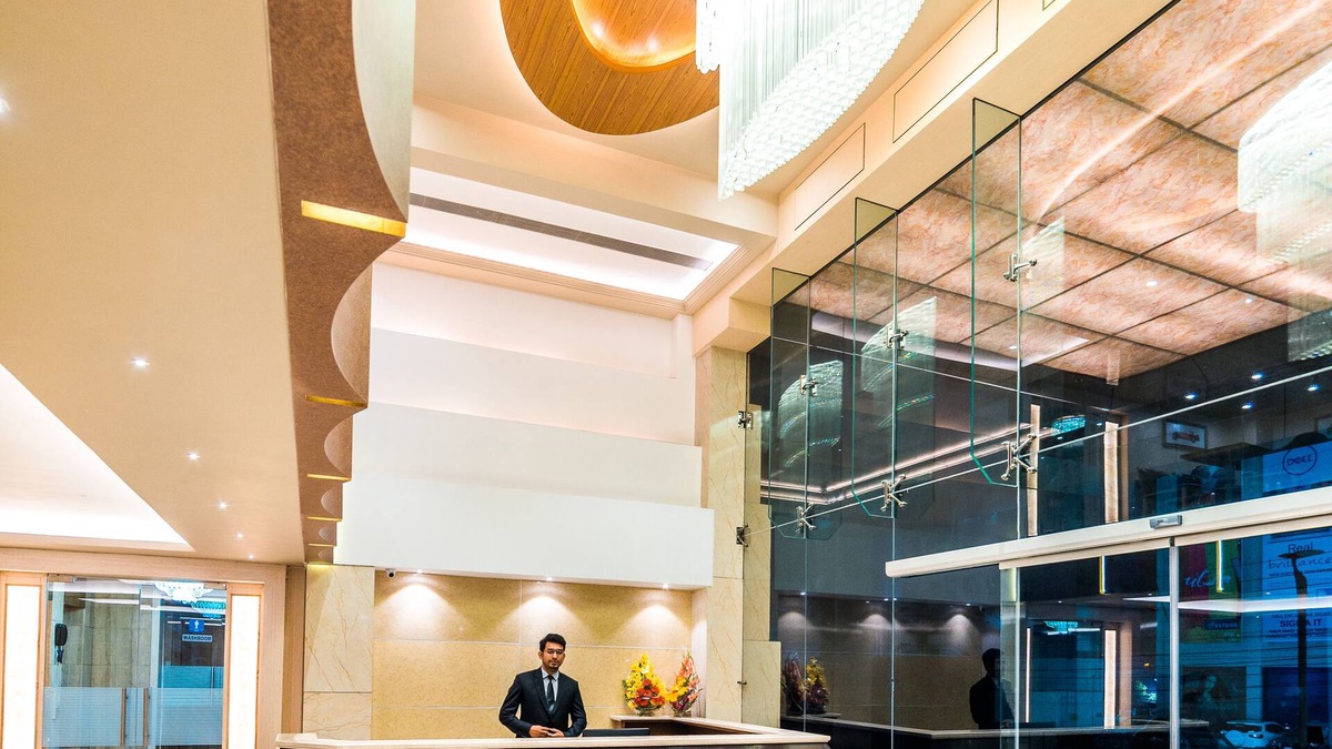 Indira Nagar Hotel | Hotel D'corbiz