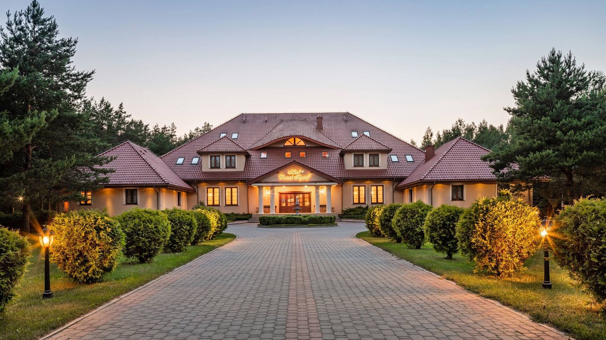 Ksiezyno Hotel | Hotel Dworek Tryumf Dąbrowscy Spółka Jawna