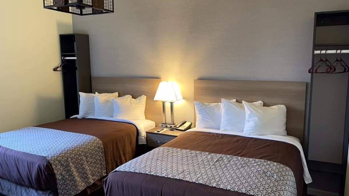 Manning Hotel | Hotel Dakota