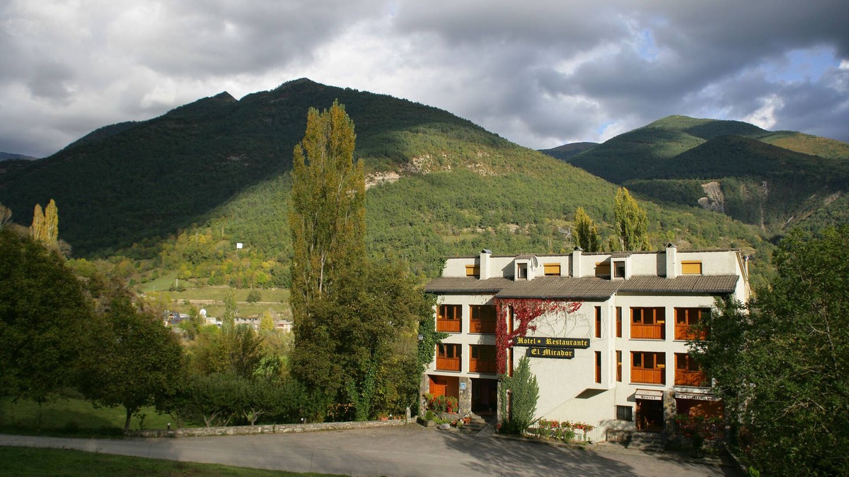 Broto Hotel | Hotel de Montaña El Mirador