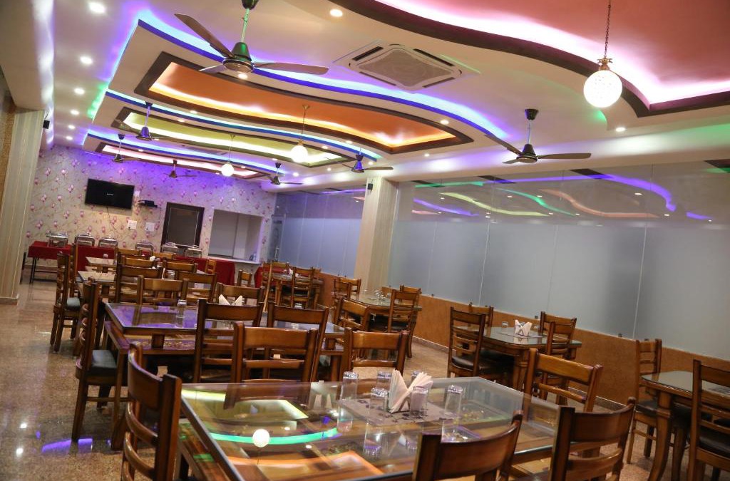 Bharatpur Hotel | Hotel Dhanraj Palace