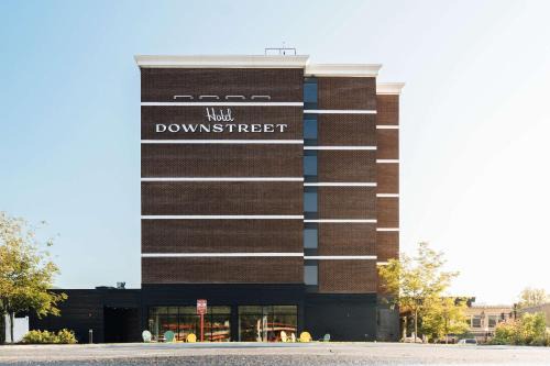 North Adams Hotel | Hotel Downstreet, an Ascend Collection Hotel