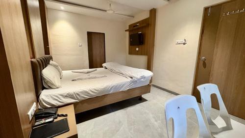 Nerul Cabin | Hotel Dwani Palace
