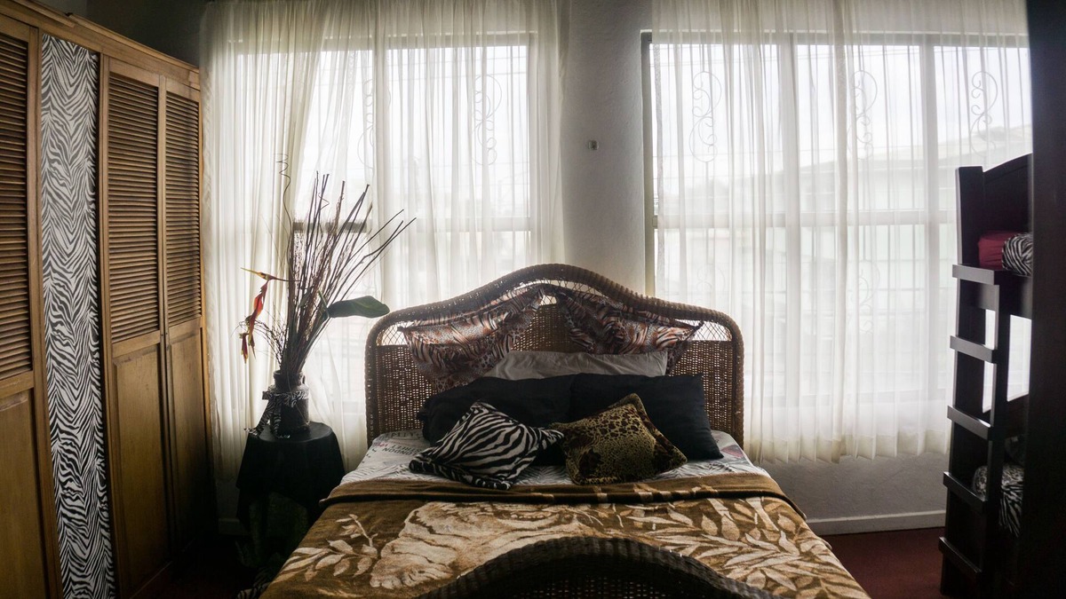 San Pedro Apartment | HOTEL EL MUNDO IN A CASTLE