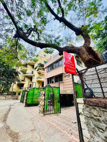 Kalyani Nagar Hotel | Hotel Elite Stay - Nilanjali Society, Kalyani Nagar, Pune