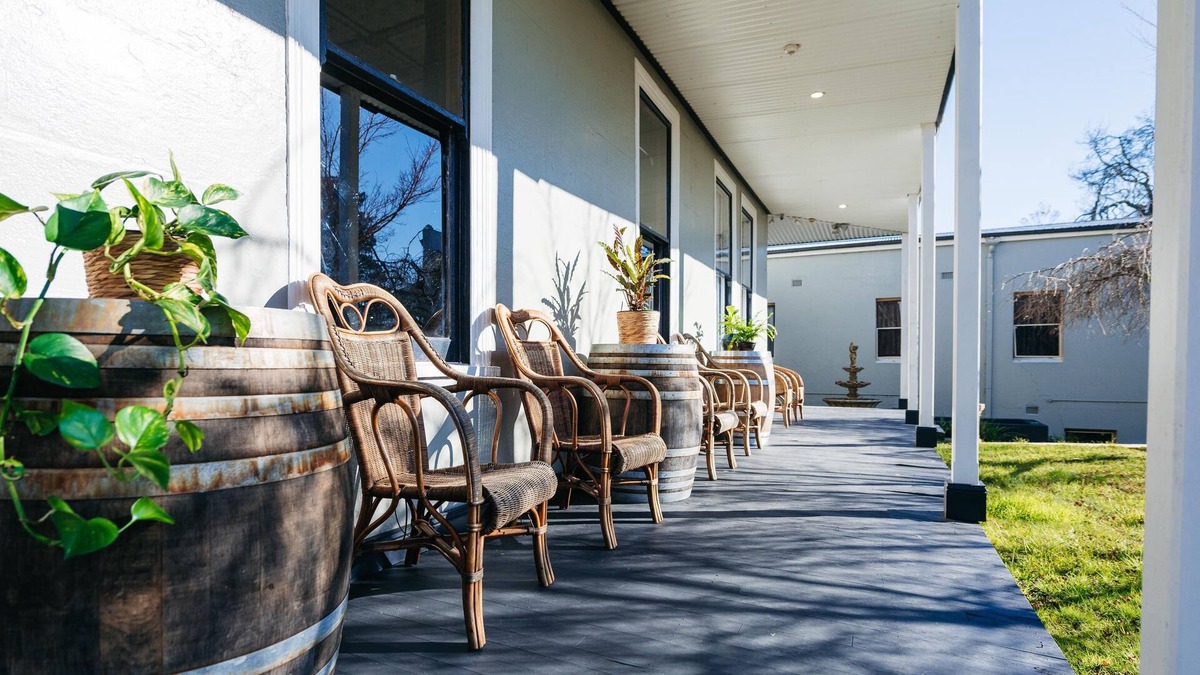 Mount Victoria Bed & Breakfast | Hotel Etico at Mount Victoria Manor