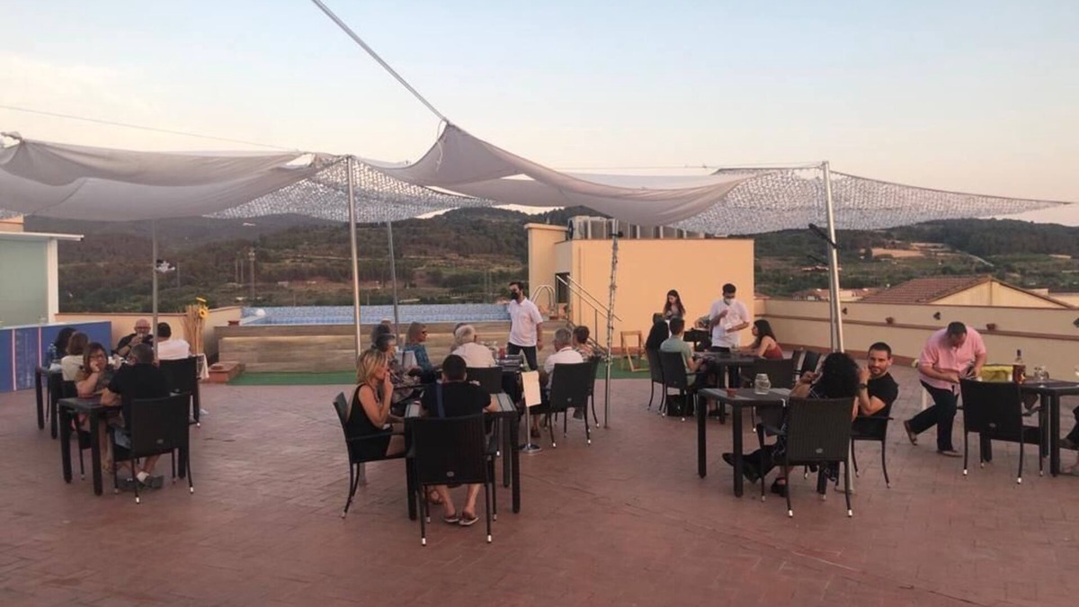 San Sadurni Hotel | Hotel Fonda Neus