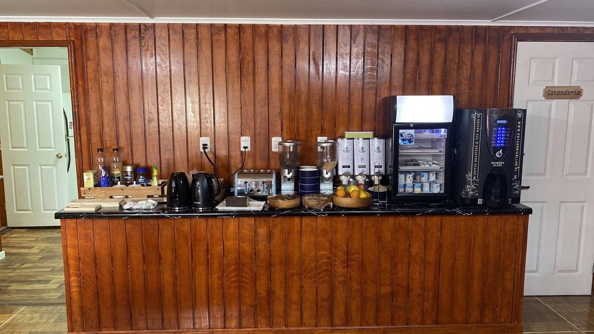 Puerto Williams Hotel | HOTEL FORJADORES DEL CABO DE HORNOS