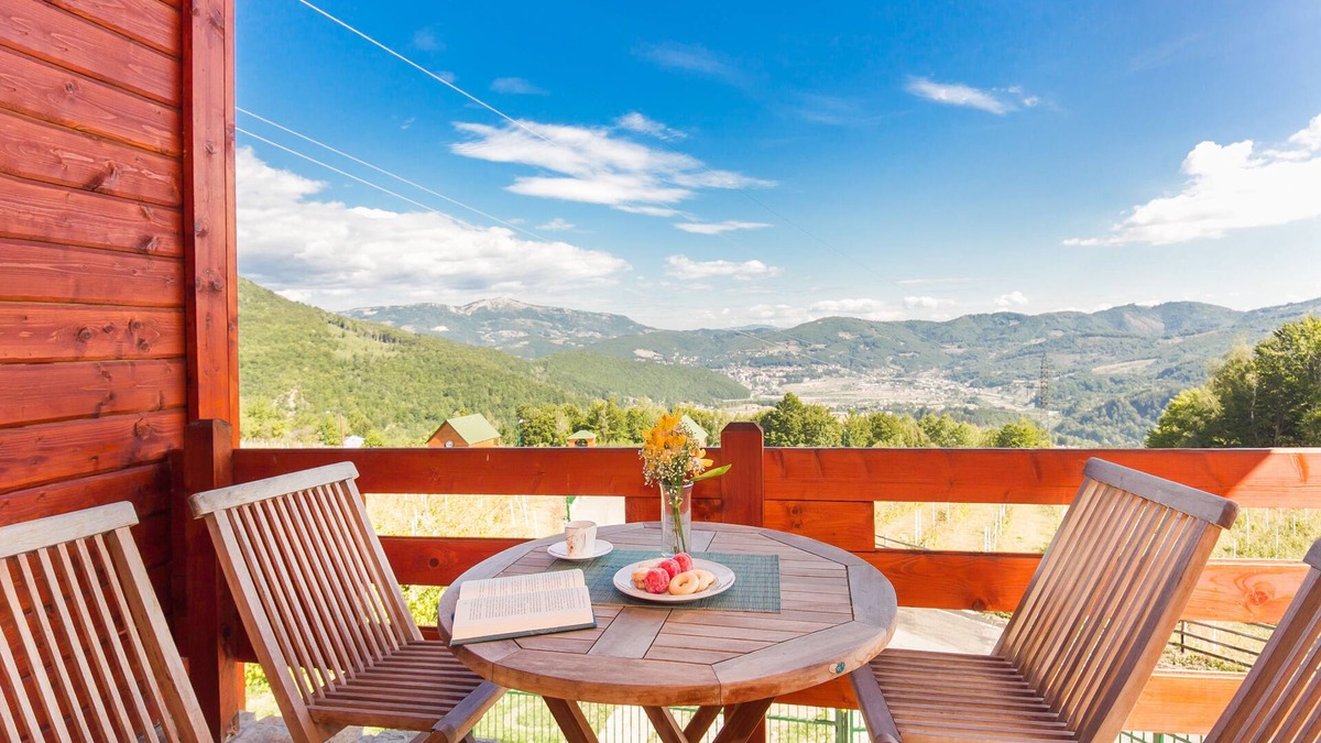 Mojkovac Hotel | Hotel Gacka - Luxury two bedroom cottage with balcony