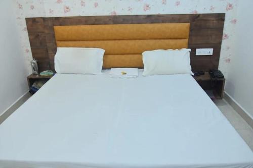 Kasganj Bed & Breakfast | Hotel Ganga palace