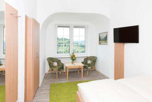 Rudersberg Hotel | Hotel Garni BURG WALDENSTEIN