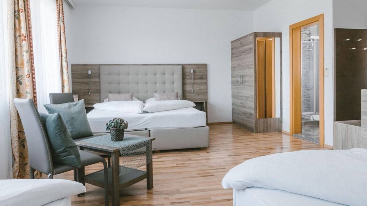 Illmitz House | Hotel Garni Vierbettzimmer Du/wc - Hotel Johannes-zeche Tauber