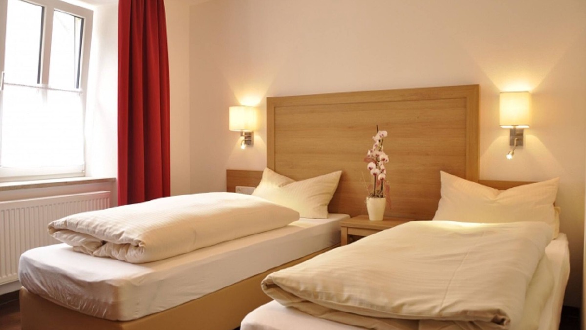 Harburg Hotel | Hotel Gasthof zum Goldenen Lamm