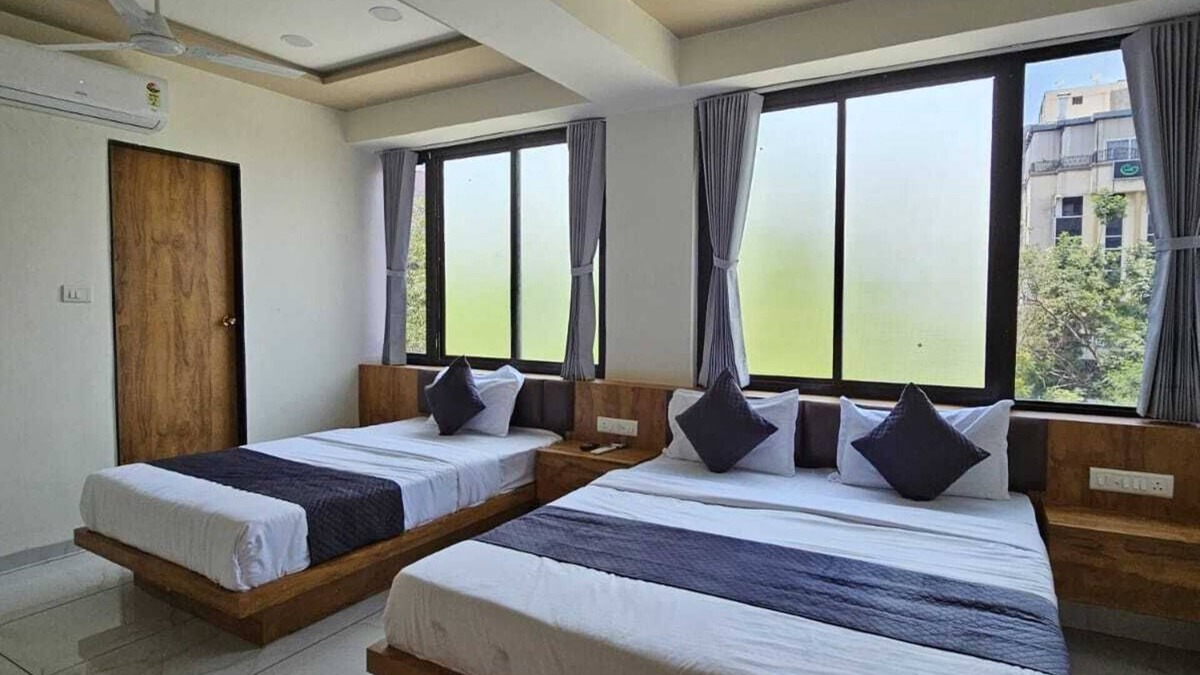 Vastrapur Hotel | HOTEL GATEWAY INN