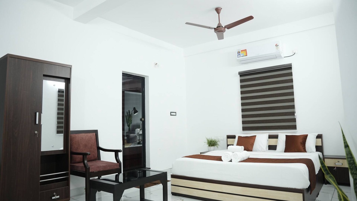 Kakkanad Hotel | Hotel Gold Suite - Premium stay in Kakkanad