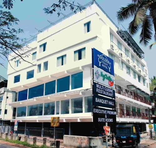 Vadakara Hotel | Hotel Golden Couch