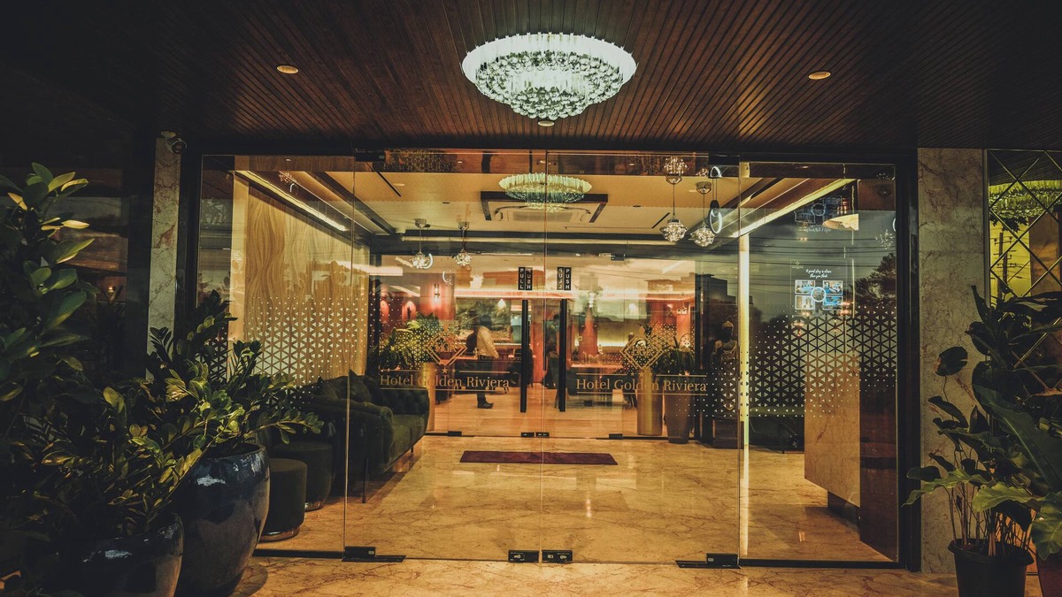 Vijayanagar 1st Stage Hotel | Hotel Golden Riviera