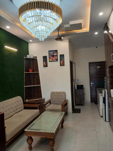 Zirakpur Hotel | Hotel Golden Rooftop