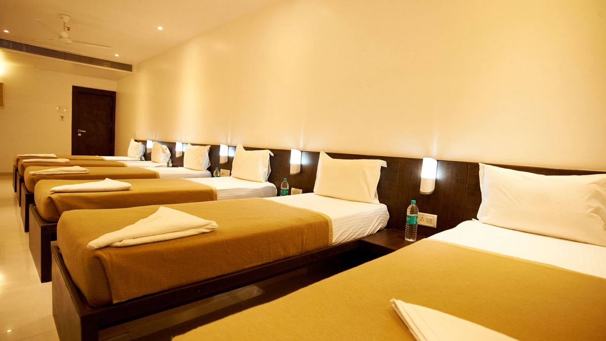 Shirdi Hotel | Hotel Golden View