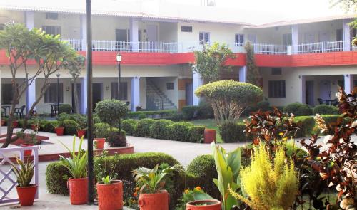 Fatehpur Sikri Hotel | Hotel Goverdhan Tourist Complex