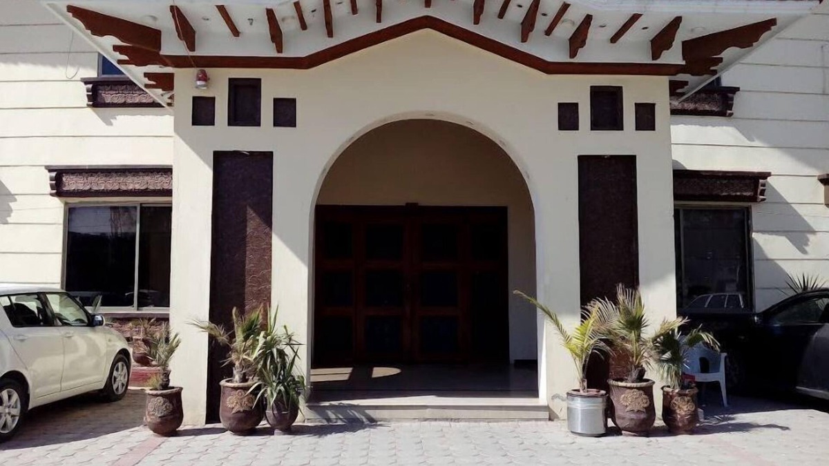Kallar Kahar Hotel | Hotel Grand Imperial