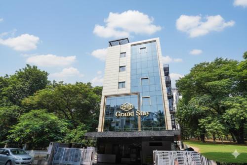 Ameerpet House | Hotel Grand Stay Park Near Ameerpet Metro Station & GVK One Mall