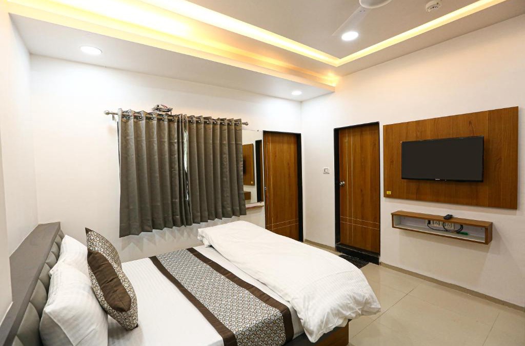 Surat Hotel | HOTEL GREEN VILLA