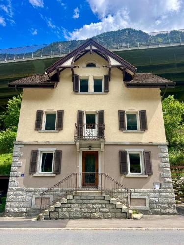 Gurtnellen Hotel | Hotel - Haus Biasca