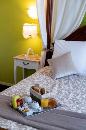 Sully-sur-Loire Hotel | Hotel Henri IV