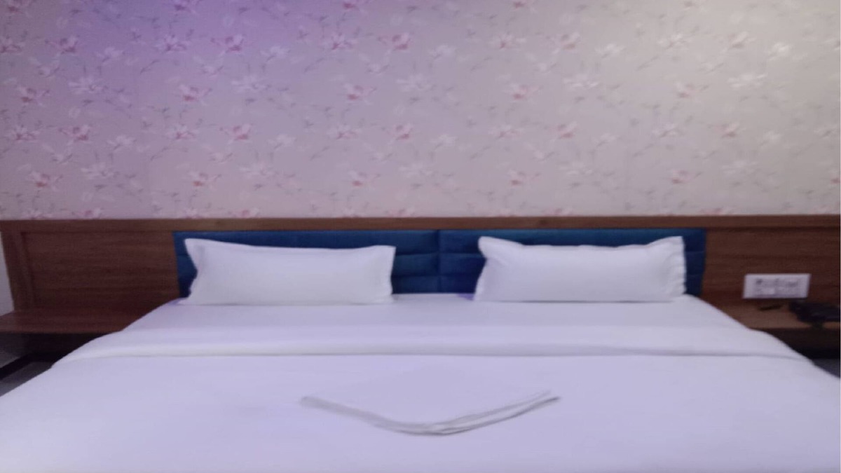 Halol Hotel | Hotel HK