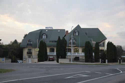 Kapolnasnyek Hotel | Hotel Holdfény