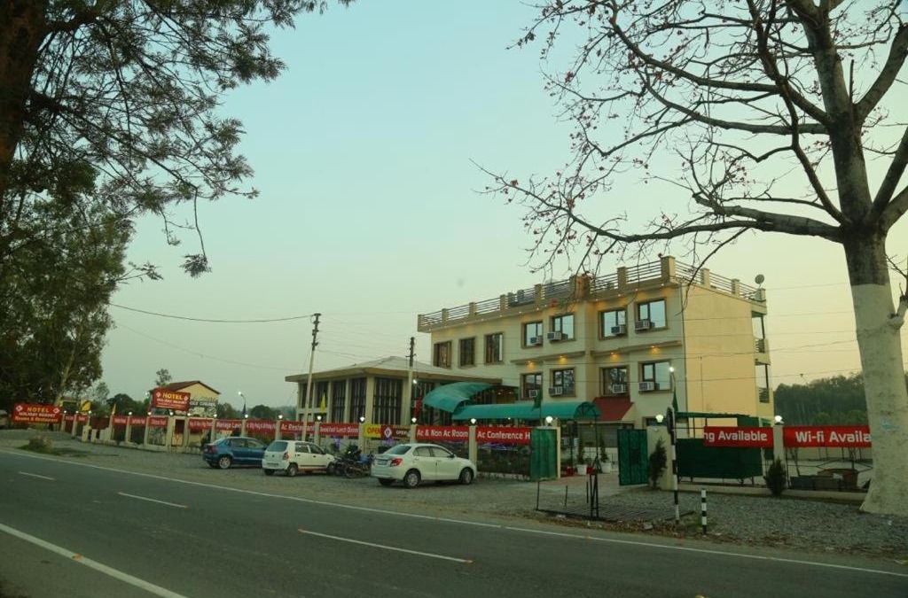 Paonta Sahib Hotel | HOTEL HOLIDAY RESORT