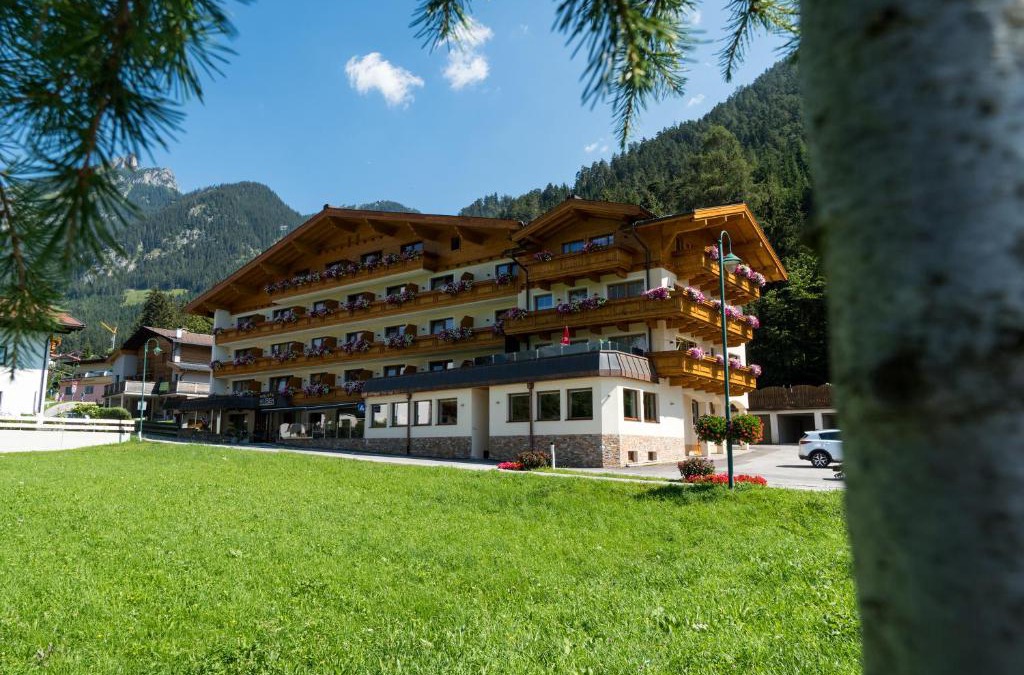Maurach Hotel | Hotel Huber Hochland