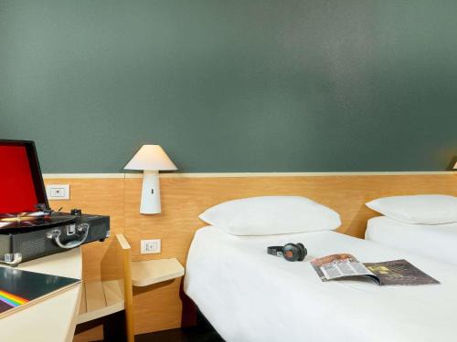 Campi Bisenzio Hotel | Hotel Ibis Firenze Prato Est