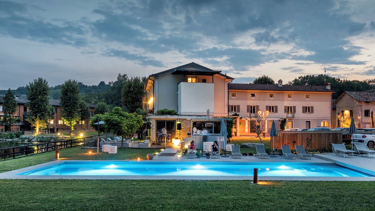 Merone Hotel | Hotel Il Corazziere