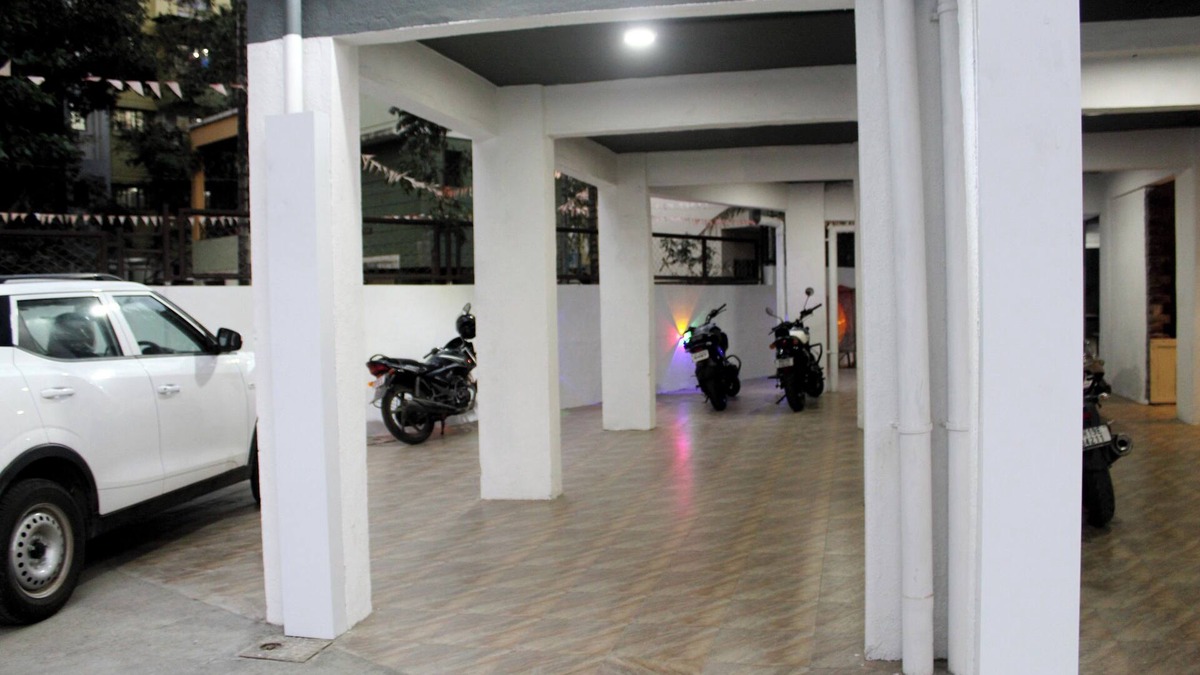 Vadgaon Budruk Hotel | Hotel India Gate