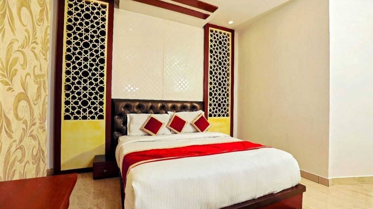 Dariyaganj Hotel | HOTEL ISHAAN RESIDENCY