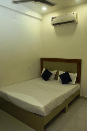 Morbi Hotel | Hotel J K and Restaurant Couple Friendly