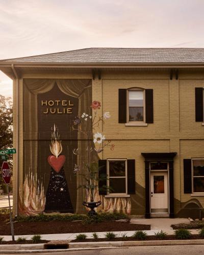 Stratford Hotel | Hotel Julie