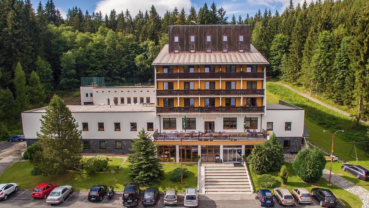 Mala Moravka Hotel | Hotel Kamzík