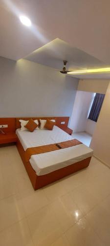 Solapur Hotel | Hotel Kapish International Solapur 400 mts from Bus Stand and 500 mtr from railway station
