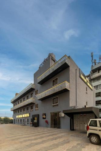 Raipur Hotel | Hotel Kingsway Continental , Raipur